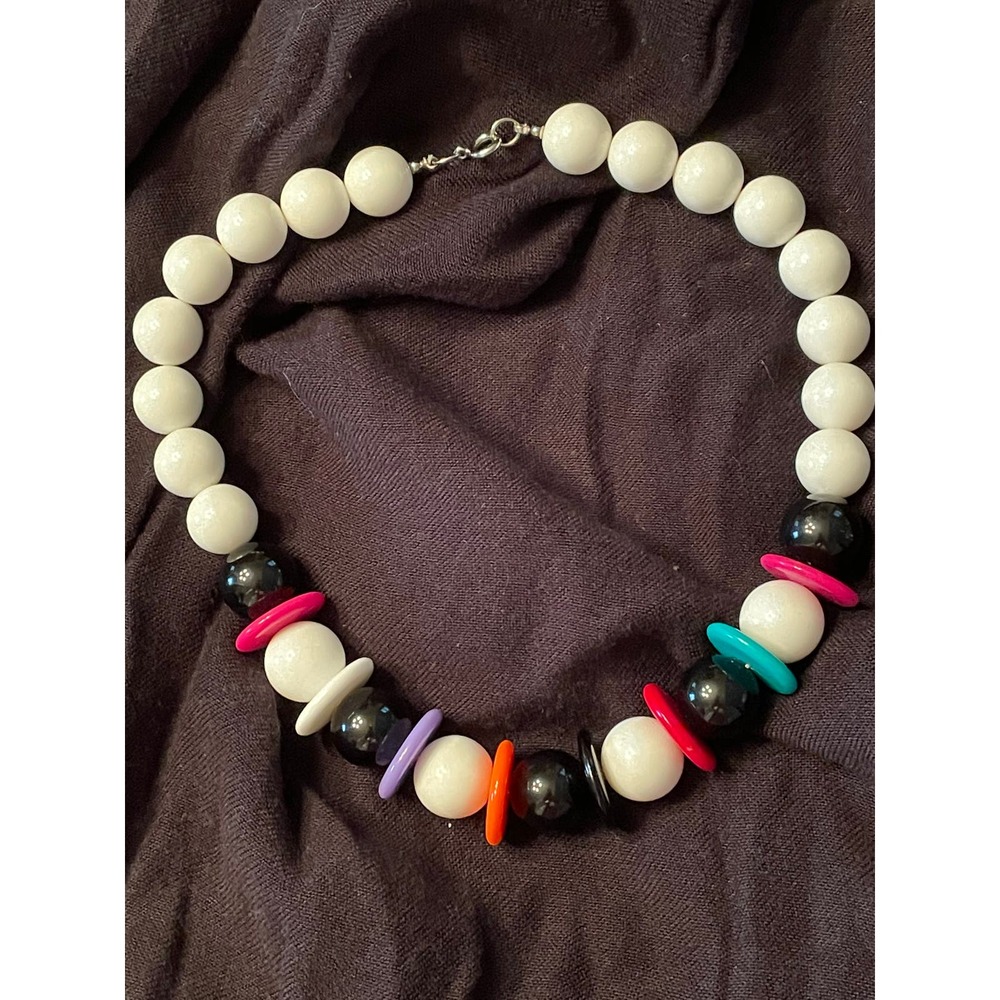 VINTAGE BEADED CHOKER TYPE NECKLACE